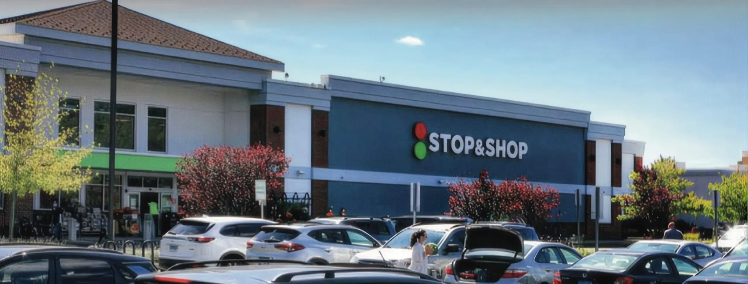 Stop & Shop at Elmwood Plaza in West Hartford, Connecticut